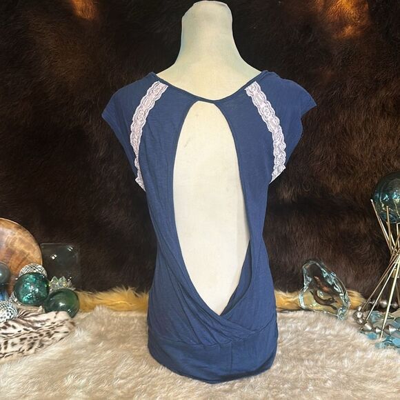 Guess top M (3950) - Picture 4 of 5